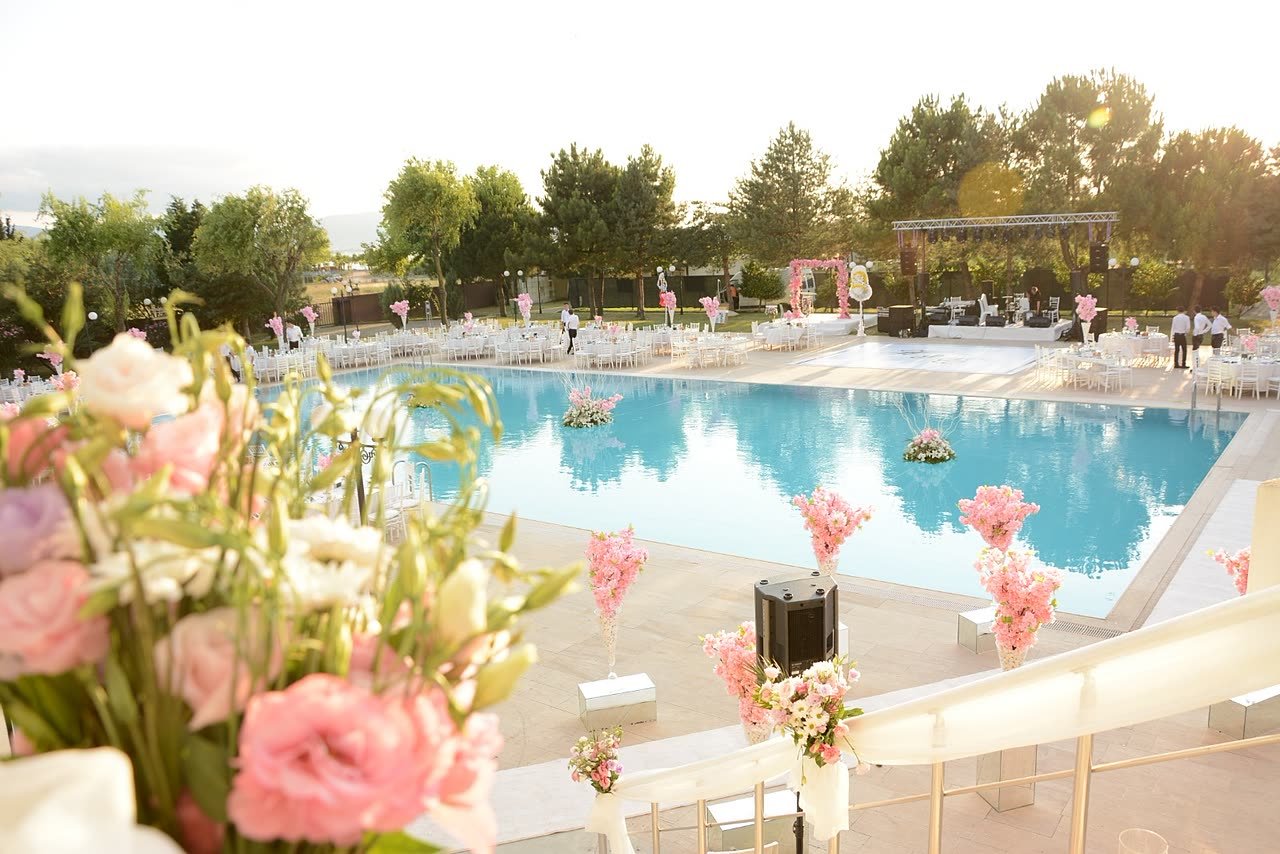 Davet süslemesi, Emex Hotel havuzbaşı