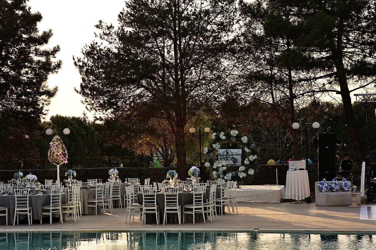Davet masası kurulumu, Emex Hotel havuzbaşı
