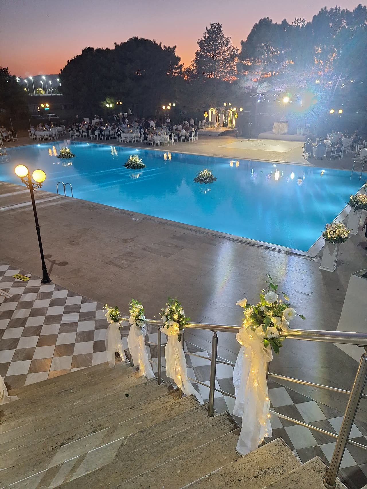 Davet süslemesi, Emexotel Havuzbaşı