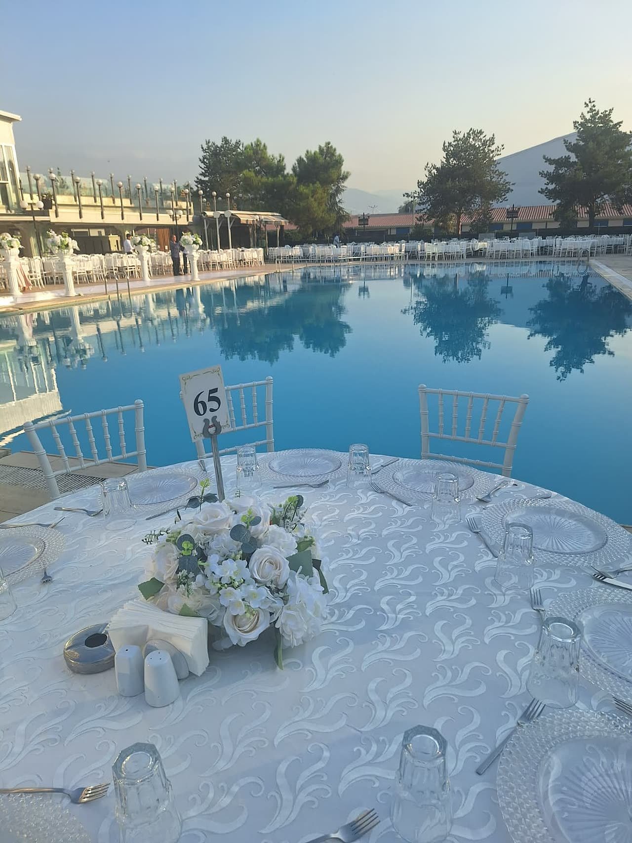 Davet masası kurulumu, Emex Hotel havuzbaşı